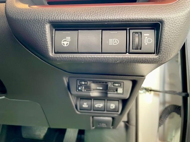 プリウス Ｚ　純正１２．３インチＤＡ・フルセグＴＶ・モデリスタエアロ　純正１９インチＡＷ　トヨタチームメイト　デジタルインナーミラー＆前後ドラレコ　ワイヤレス充電器　ＢＳＭ　ビルトインＥＴＣ（18枚目）