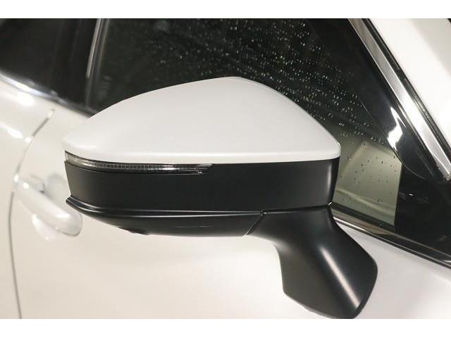 クラウンクロスオーバー Ｇアドバンスド・レザーパッケージ　革シート　４ＷＤ　フルセグ　ミュージックプレイヤー接続可　バックカメラ　衝突被害軽減システム　ＥＴＣ　ドラレコ　ＬＥＤヘッドランプ　ワンオーナー　記録簿（13枚目）
