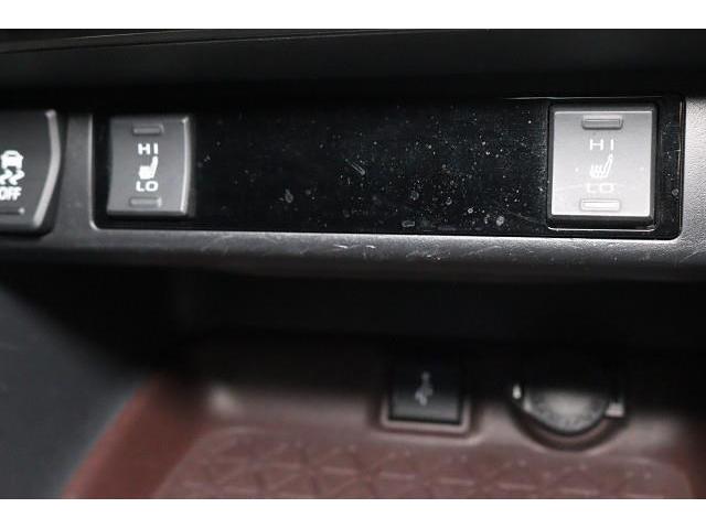 ＲＡＶ４ Ｇ　Ｚパッケージ　４ＷＤ　フルセグ　ミュージックプレイヤー接続可　バックカメラ　衝突被害軽減システム　ＥＴＣ　ＬＥＤヘッドランプ　ワンオーナー　記録簿（11枚目）