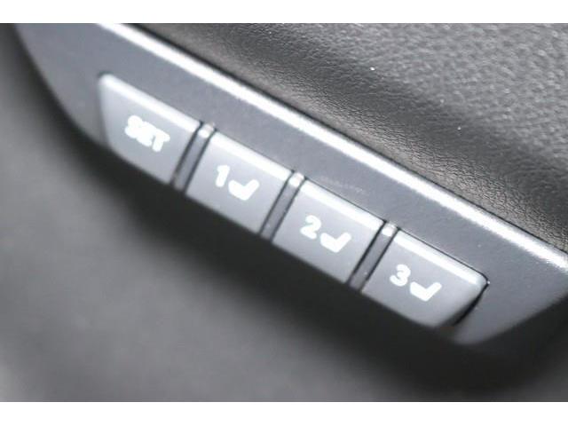 ＮＸ ＮＸ２００ｔ　Ｆスポーツ　革シート　４ＷＤ　フルセグ　メモリーナビ　ＤＶＤ再生　ミュージックプレイヤー接続可　バックカメラ　衝突被害軽減システム　ＥＴＣ　ＬＥＤヘッドランプ　記録簿　アイドリングストップ（11枚目）