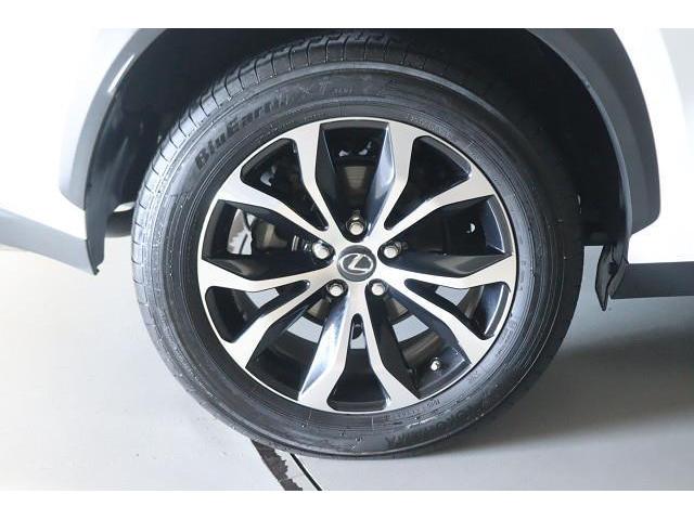 ＮＸ ＮＸ２００ｔ　Ｆスポーツ　革シート　４ＷＤ　フルセグ　メモリーナビ　ＤＶＤ再生　ミュージックプレイヤー接続可　バックカメラ　衝突被害軽減システム　ＥＴＣ　ＬＥＤヘッドランプ　記録簿　アイドリングストップ（19枚目）