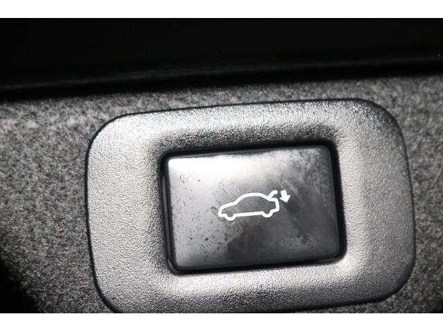 クラウンクロスオーバー Ｇアドバンスド　４ＷＤ　フルセグ　ミュージックプレイヤー接続可　バックカメラ　衝突被害軽減システム　ＥＴＣ　ドラレコ　ＬＥＤヘッドランプ　記録簿（12枚目）