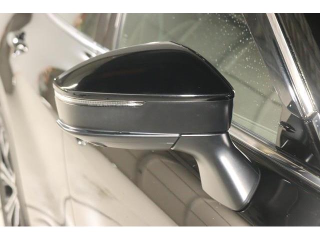 クラウンクロスオーバー Ｇアドバンスド　４ＷＤ　フルセグ　ミュージックプレイヤー接続可　バックカメラ　衝突被害軽減システム　ＥＴＣ　ドラレコ　ＬＥＤヘッドランプ　記録簿（13枚目）