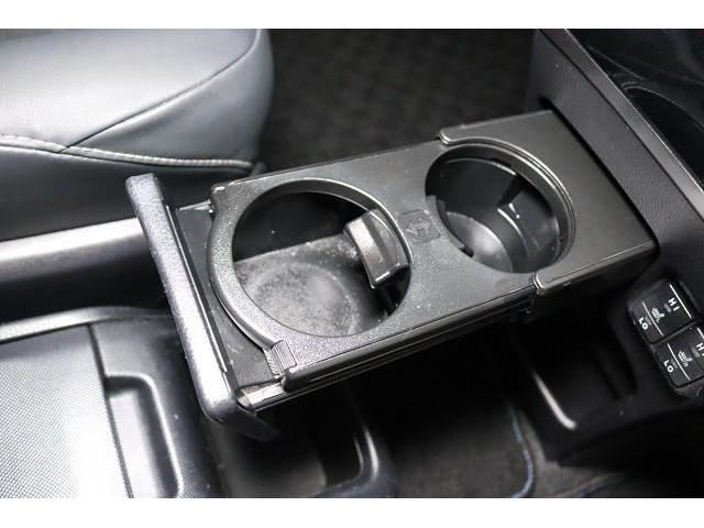 手が届きやすい！　使い勝手の良いドリンクホルダー。