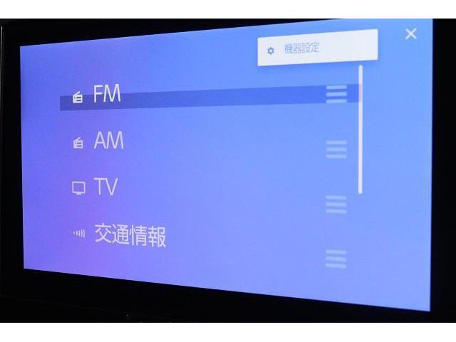 カローラツーリング ハイブリッド　ダブルバイビー　フルセグ　後席モニター　バックカメラ　衝突被害軽減システム　ＥＴＣ　ドラレコ　ＬＥＤヘッドランプ　ワンオーナー　記録簿（7枚目）