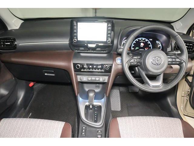 ヤリスクロス ハイブリッドＺ　フルセグ　ＤＶＤ再生　ミュージックプレイヤー接続可　バックカメラ　衝突被害軽減システム　ＥＴＣ　ＬＥＤヘッドランプ　記録簿（2枚目）