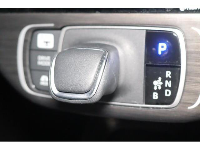 アクア Ｚ　ミュージックプレイヤー接続可　バックカメラ　衝突被害軽減システム　ＥＴＣ　ＬＥＤヘッドランプ　ワンオーナー　記録簿（23枚目）