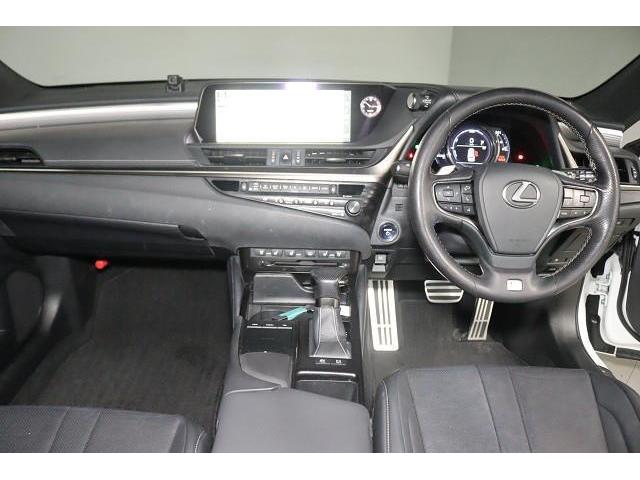 ＥＳ ＥＳ３００ｈ　Ｆスポーツ　革シート　サンルーフ　フルセグ　メモリーナビ　ＤＶＤ再生　ミュージックプレイヤー接続可　バックカメラ　衝突被害軽減システム　ＥＴＣ　ドラレコ　ＬＥＤヘッドランプ　記録簿（2枚目）