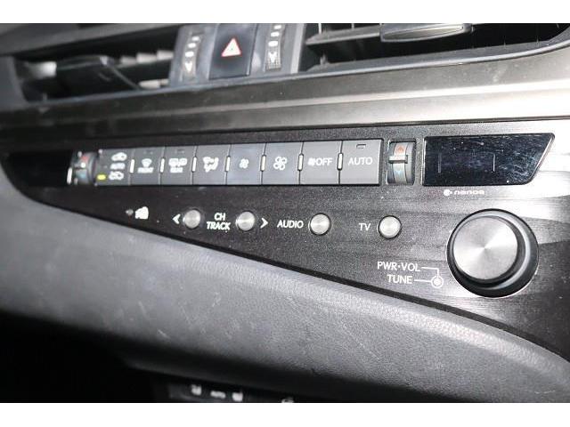 ＥＳ ＥＳ３００ｈ　Ｆスポーツ　革シート　サンルーフ　フルセグ　メモリーナビ　ＤＶＤ再生　ミュージックプレイヤー接続可　バックカメラ　衝突被害軽減システム　ＥＴＣ　ドラレコ　ＬＥＤヘッドランプ　記録簿（27枚目）