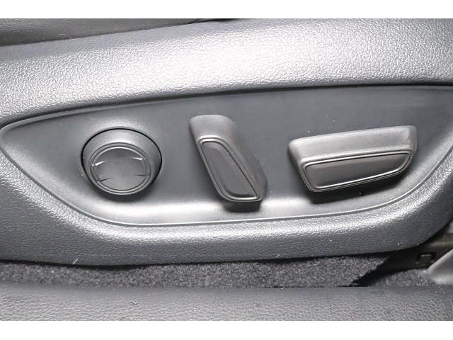 クラウンハイブリッド Ｓ　エレガンススタイルＩＩ　フルセグ　メモリーナビ　ＤＶＤ再生　ミュージックプレイヤー接続可　バックカメラ　衝突被害軽減システム　ＥＴＣ　ＬＥＤヘッドランプ　ワンオーナー　記録簿（10枚目）