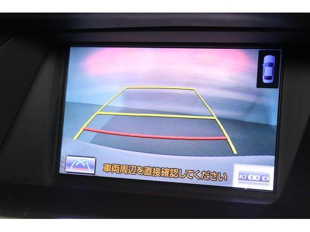 バックモニター！　バック時に後方の状況がモニターで確認できるので安全・安心です。