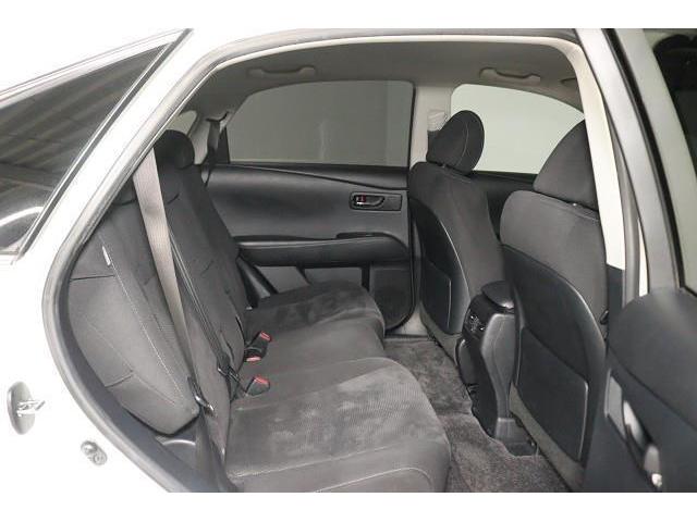 ゆったりとくつろげる、快適なリヤシート。