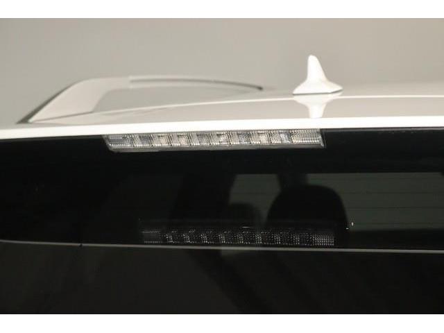 目線の高さに近いストップランプが、後続車にブレーキを踏んだことを知らせるので安全性もＵＰします。