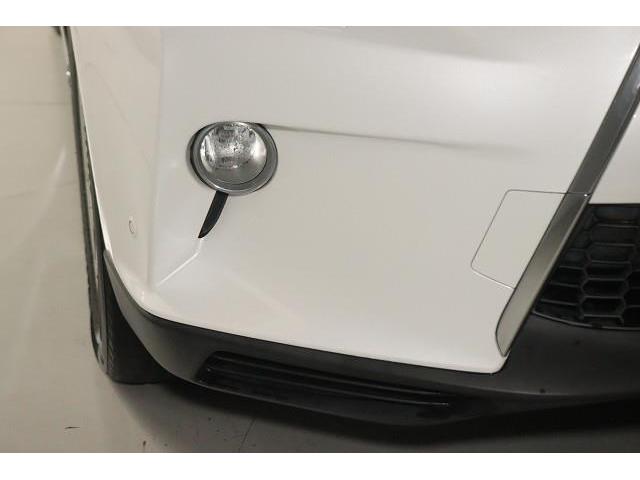 フォグランプ。　悪天候時などにヘッドライト灯りを補助します。