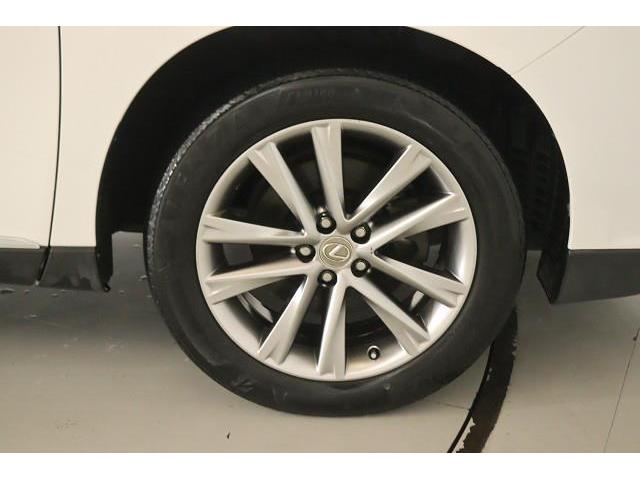 スタイリッシュなデザインのホイールを装着！