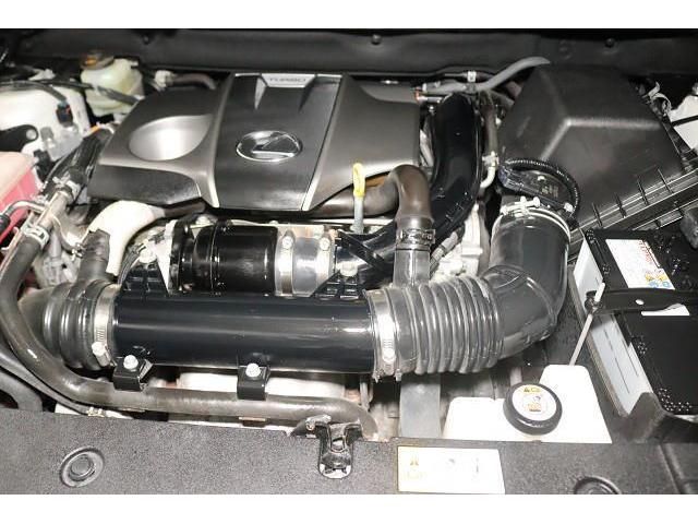 エンジンルームはクリーニングを実施しております。