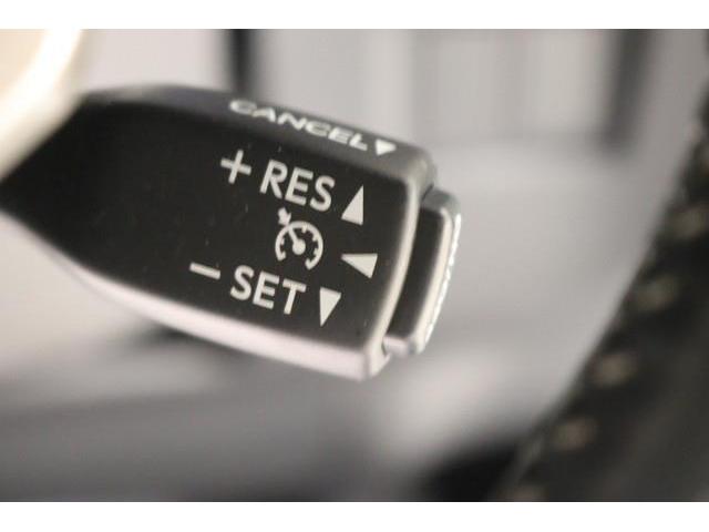 『クルーズコントロール』を装備！　　アクセルを踏まずに設定した速度で走行します。