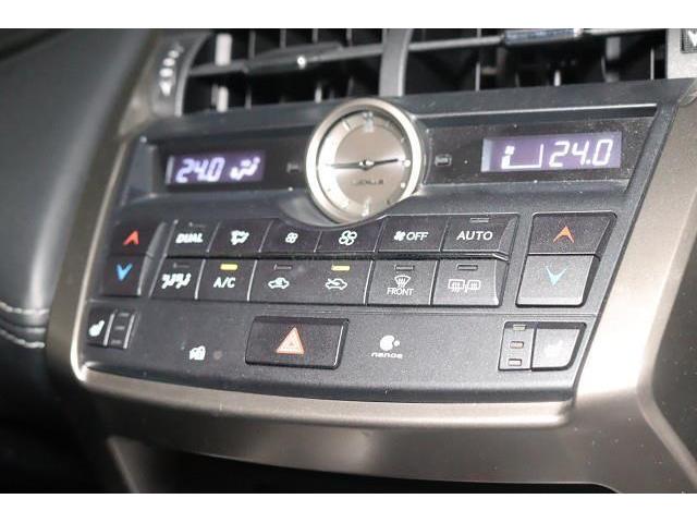 使いやすいレイアウトのエアコンスイッチです。操作もしやすく、車内の温度を快適にします。