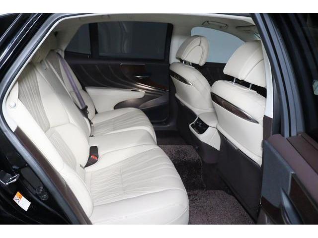 LS LS500h バージョンL 革シート フルセグ メモリーナビ DVD再生 ミュージックプレイヤー接続可 バックカメラ 衝突被害軽減システム ETC LEDヘッドランプ 記録簿(12枚目)