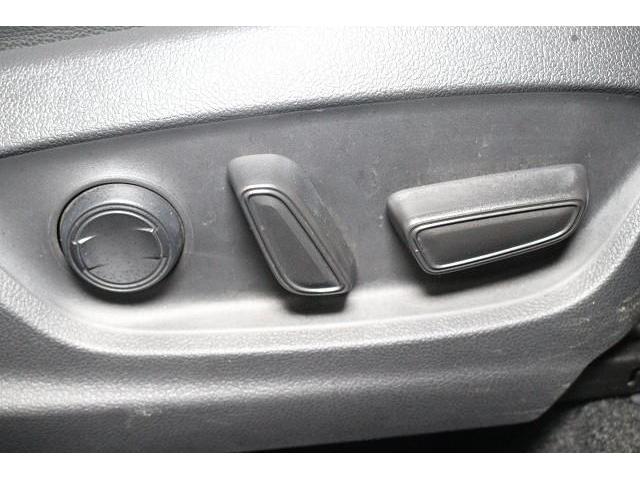 カローラクロス Z フルセグ DVD再生 ミュージックプレイヤー接続可 バックカメラ 衝突被害軽減システム ETC ドラレコ LEDヘッドランプ ワンオーナー 記録簿(11枚目)