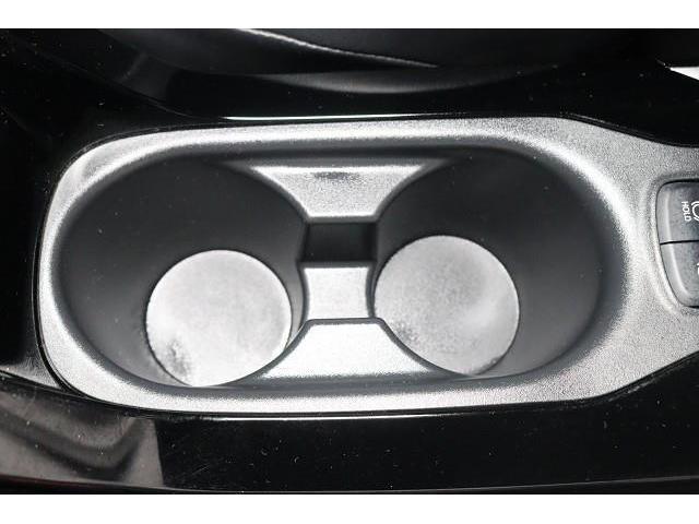 カローラクロス Z フルセグ DVD再生 ミュージックプレイヤー接続可 バックカメラ 衝突被害軽減システム ETC ドラレコ LEDヘッドランプ ワンオーナー 記録簿(31枚目)