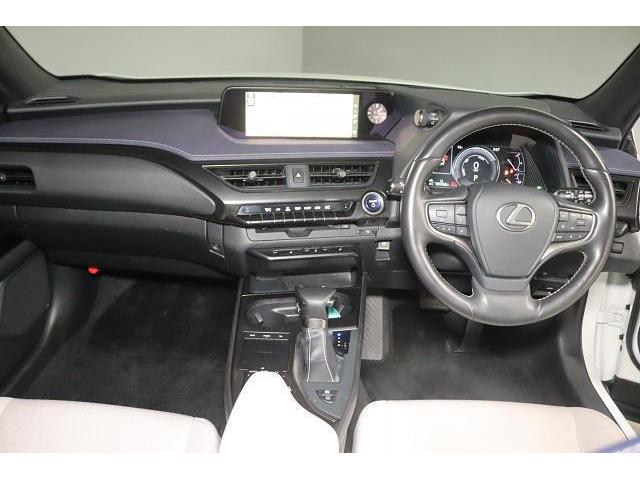 ＵＸ ＵＸ２５０ｈ　バージョンＣ　フルセグ　メモリーナビ　ＤＶＤ再生　ミュージックプレイヤー接続可　バックカメラ　衝突被害軽減システム　ＥＴＣ　ドラレコ　ＬＥＤヘッドランプ　ワンオーナー　記録簿（2枚目）