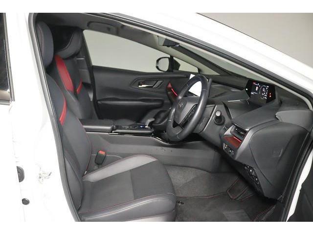 プリウス Ｚ　フルセグ　ミュージックプレイヤー接続可　バックカメラ　衝突被害軽減システム　ＥＴＣ　ドラレコ　ＬＥＤヘッドランプ　ワンオーナー　記録簿（9枚目）