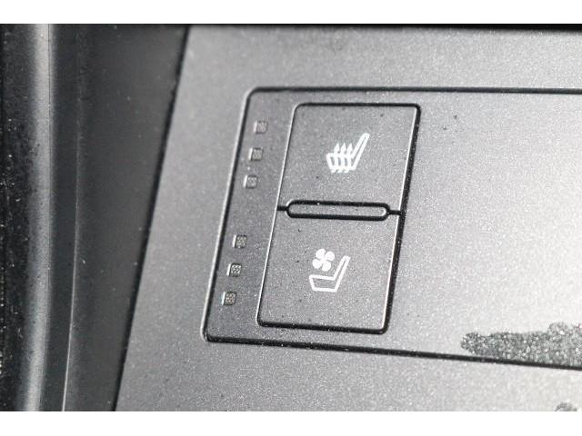 ＩＳ ＩＳ３００ｈ　バージョンＬ　革シート　サンルーフ　フルセグ　メモリーナビ　ＤＶＤ再生　ミュージックプレイヤー接続可　バックカメラ　衝突被害軽減システム　ＥＴＣ　ドラレコ　ＬＥＤヘッドランプ　記録簿（11枚目）