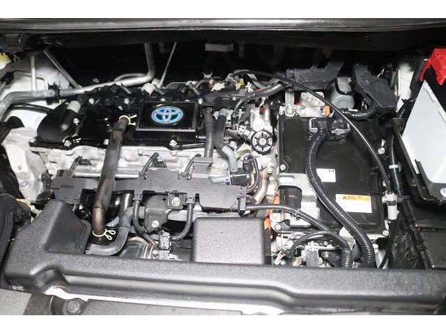 ヴォクシー ハイブリッドＳ－Ｚ　フルセグ　メモリーナビ　ＤＶＤ再生　ミュージックプレイヤー接続可　バックカメラ　衝突被害軽減システム　ＥＴＣ　両側電動スライド　ＬＥＤヘッドランプ　乗車定員７人　３列シート　ワンオーナー　記録簿（4枚目）