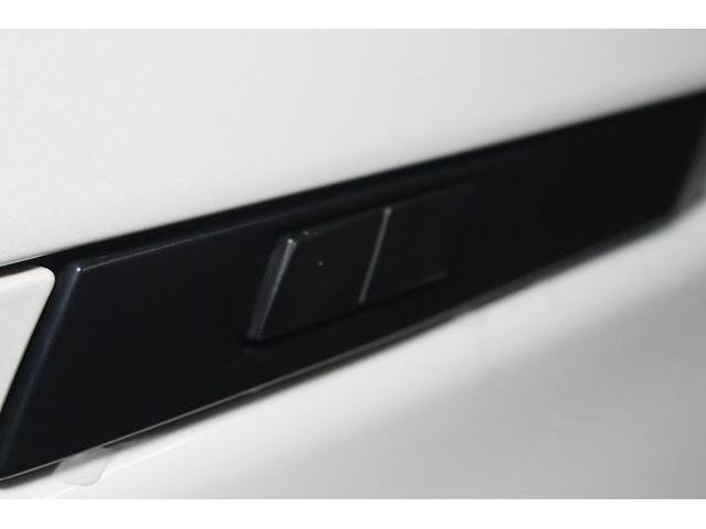 ヴォクシー ハイブリッドＳ－Ｚ　フルセグ　メモリーナビ　ＤＶＤ再生　ミュージックプレイヤー接続可　バックカメラ　衝突被害軽減システム　ＥＴＣ　両側電動スライド　ＬＥＤヘッドランプ　乗車定員７人　３列シート　ワンオーナー　記録簿（16枚目）