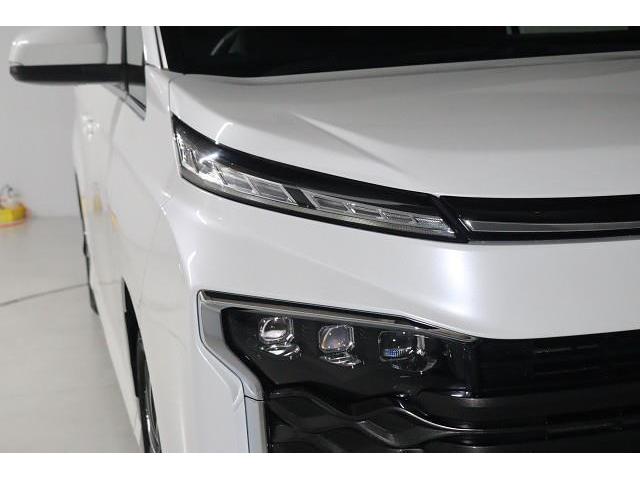 ヴォクシー ハイブリッドＳ－Ｚ　フルセグ　メモリーナビ　ＤＶＤ再生　ミュージックプレイヤー接続可　バックカメラ　衝突被害軽減システム　ＥＴＣ　両側電動スライド　ＬＥＤヘッドランプ　乗車定員７人　３列シート　ワンオーナー　記録簿（18枚目）