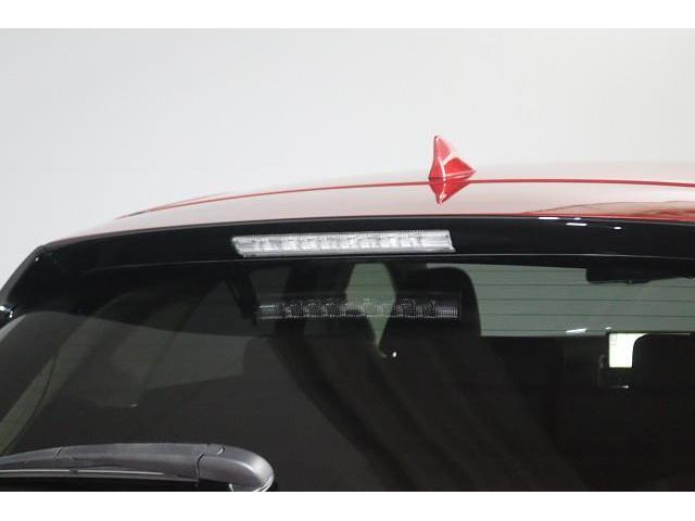 �ڐ��̍����ɋ߂��X�g�b�v�����v���A�㑱�ԂɃu���[�L�𓥂񂾂��Ƃ�m�点��̂ň��S�����t�o���܂��B