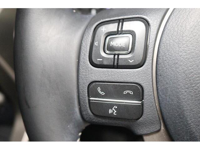 �X�e�A�����O�X�C�b�`�𑕔��B�@�I�[�f�B�I�Ȃǂ̑��삪�茳�ŏo����̂ň��S�ŕ֗��ł��B