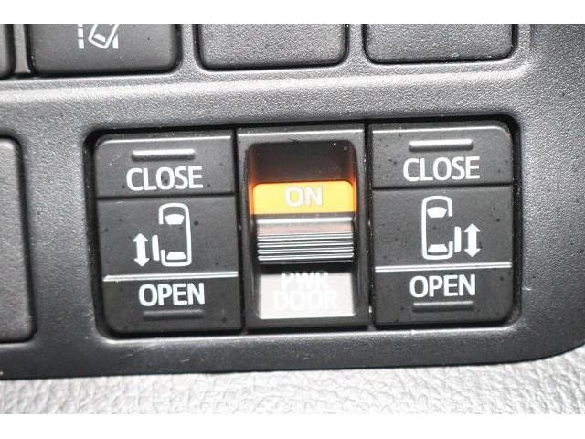 �w�d���X���C�h�h�A�x�́A�⓹�⋷�����Ȃǂł��ȒP�ɊJ�ł��ĕ֗��I�@�^�]�Ȃ�����X�C�b�`�ŊJ���삪���񂽂�ɏo����̂ň��S�ł��B