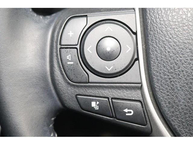 �X�e�A�����O�X�C�b�`�𑕔��B�@�I�[�f�B�I�Ȃǂ̑��삪�茳�ŏo����̂ň��S�ŕ֗��ł��B