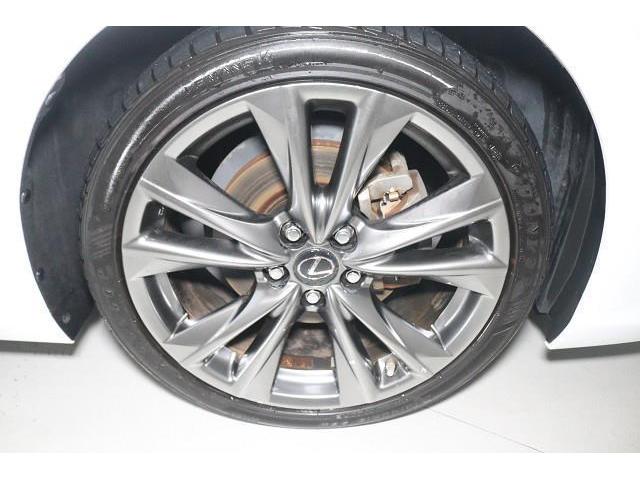 �X�^�C���b�V���ȃf�U�C���̃z�C�[���𑕒��I