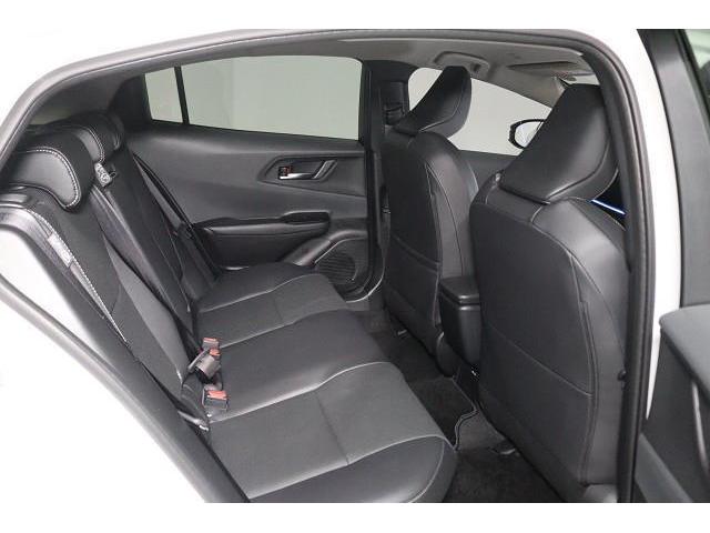 プリウス Ｚ　フルセグ　ミュージックプレイヤー接続可　バックカメラ　衝突被害軽減システム　ＥＴＣ　ドラレコ　ＬＥＤヘッドランプ　記録簿（11枚目）