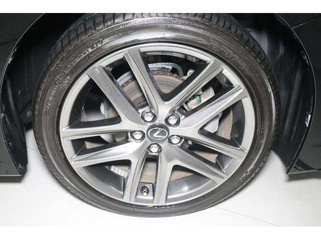 �X�|�[�e�B�ȃf�U�C���̃z�C�[���𑕒��I