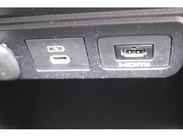 �X�}�[�g�t�H���Ȃǂ̏[�d�ɕ֗��Ȃt�r�a�|�[�g�𑕔��B