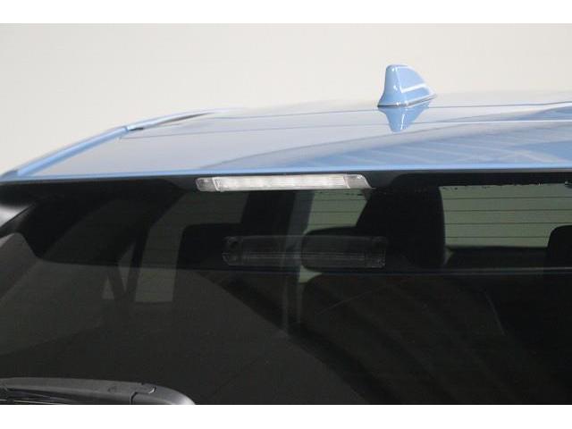 �ڐ��̍����ɋ߂��X�g�b�v�����v���A�㑱�ԂɃu���[�L�𓥂񂾂��Ƃ�m�点��̂ň��S�����t�o���܂��B