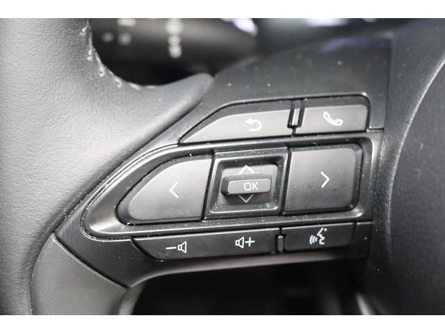 �X�e�A�����O�X�C�b�`�𑕔��B�@�I�[�f�B�I�Ȃǂ̑��삪�茳�ŏo����̂ň��S�ŕ֗��ł��B