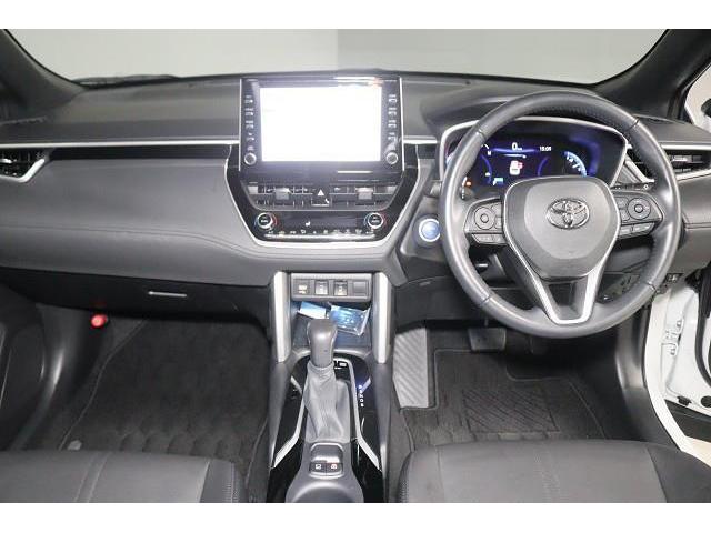 ���F���̗ǂ��C���p�l����B�X�C�b�`�Ȃǂ̑�������₷���z�u�ɂȂ��Ă���܂��B