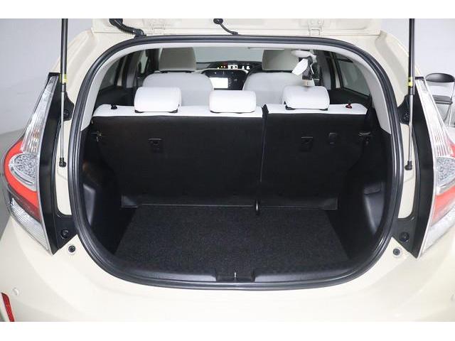 アクア クロスオーバー　フルセグ　メモリーナビ　ＤＶＤ再生　バックカメラ　衝突被害軽減システム　ＥＴＣ　ワンオーナー　記録簿（13枚目）