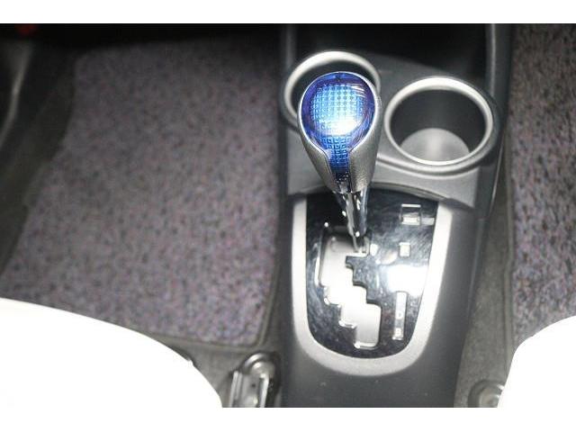 アクア クロスオーバー　フルセグ　メモリーナビ　ＤＶＤ再生　バックカメラ　衝突被害軽減システム　ＥＴＣ　ワンオーナー　記録簿（22枚目）