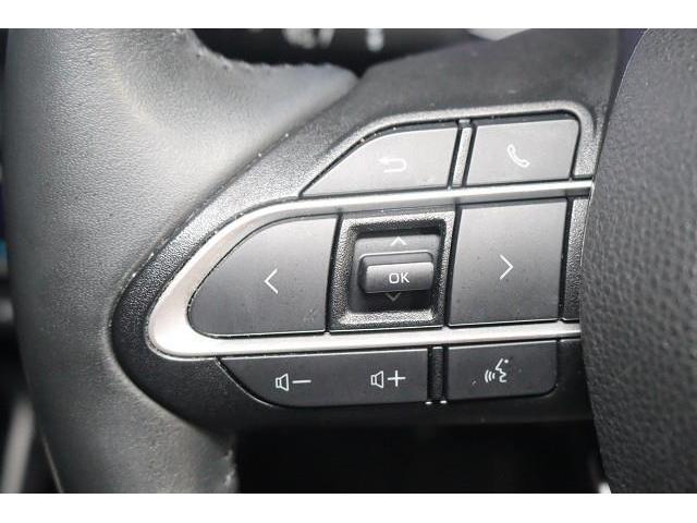 �X�e�A�����O�X�C�b�`�𑕔��B�@�I�[�f�B�I�Ȃǂ̑��삪�茳�ŏo����̂ň��S�ŕ֗��ł��B