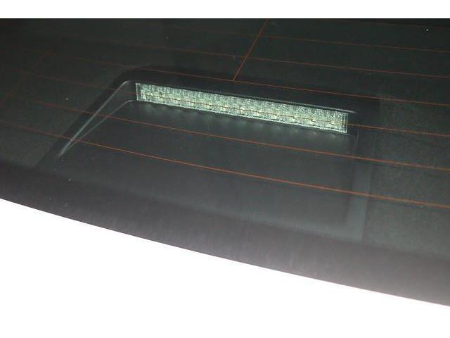 �ڐ��̍����ɋ߂��X�g�b�v�����v���A�㑱�ԂɃu���[�L�𓥂񂾂��Ƃ�m�点��̂ň��S�����t�o���܂��B