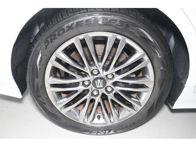 �X�^�C���b�V���ȃf�U�C���̃z�C�[���𑕒��I