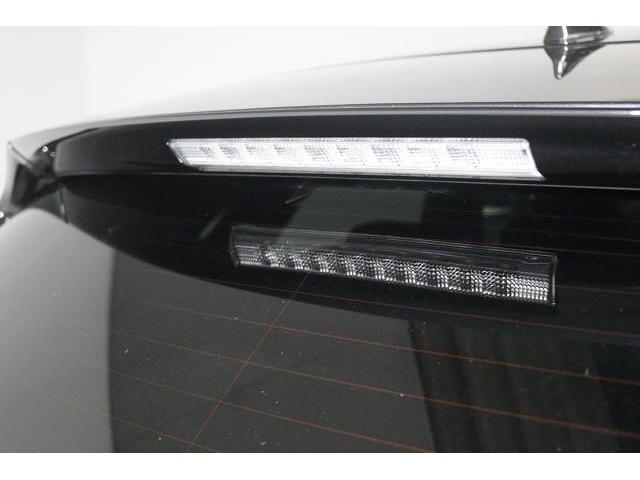 �ڐ��̍����ɋ߂��X�g�b�v�����v���A�㑱�ԂɃu���[�L�𓥂񂾂��Ƃ�m�点��̂ň��S�����t�o���܂��B