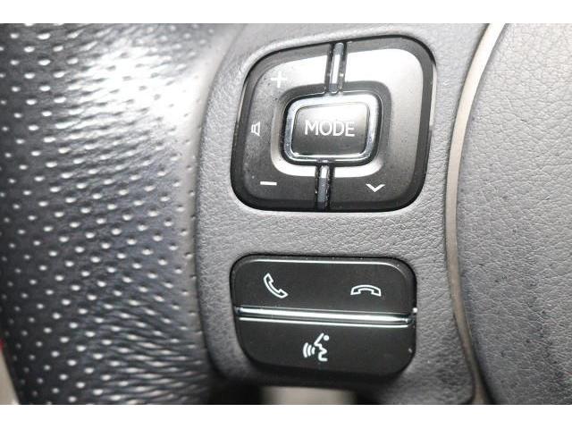 �X�e�A�����O�X�C�b�`�𑕔��B�@�I�[�f�B�I�Ȃǂ̑��삪�茳�ŏo����̂ň��S�ŕ֗��ł��B