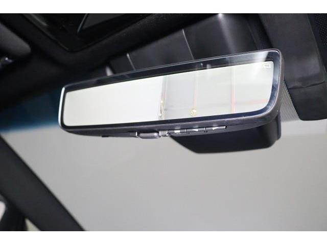 �f�W�^���C���i�[�~���[�t���B����̉f�����~���[�ɕ\���A�����̐l��ו��Ɏ��E����������ꂸ�A�m�F�ł��܂��B